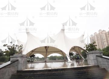 下雨天膜結構如何防止積水？