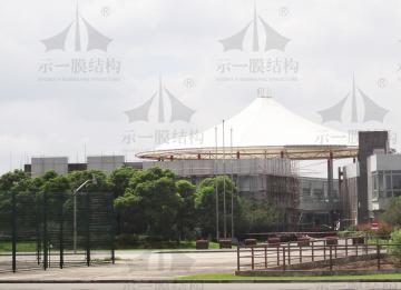 在冬季低溫時膜結構適合施工嗎？