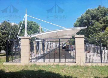 為什么膜結(jié)構(gòu)車棚能被迅速接受？